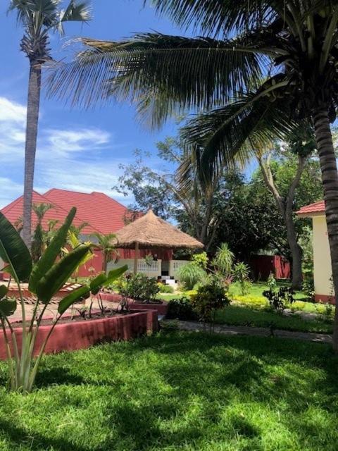 Heda House Bed and Breakfast Sanyang Exteriör bild